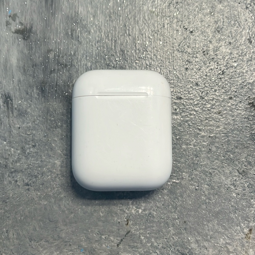 Apple AirPods and yes they work 😂